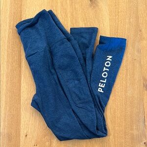 Beyond Yoga Blue Space Dye Midi Pocket Leggings in Size Small with Peloton logo